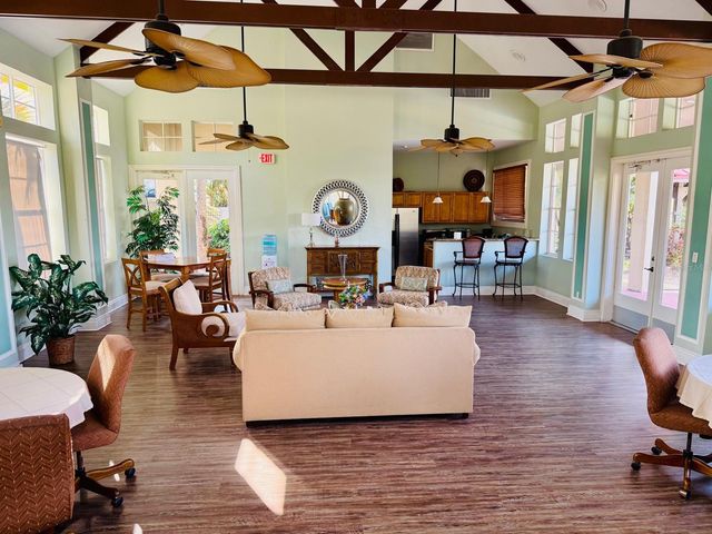 216 AFTON SQUARE 202, Altamonte Springs, FL 32714