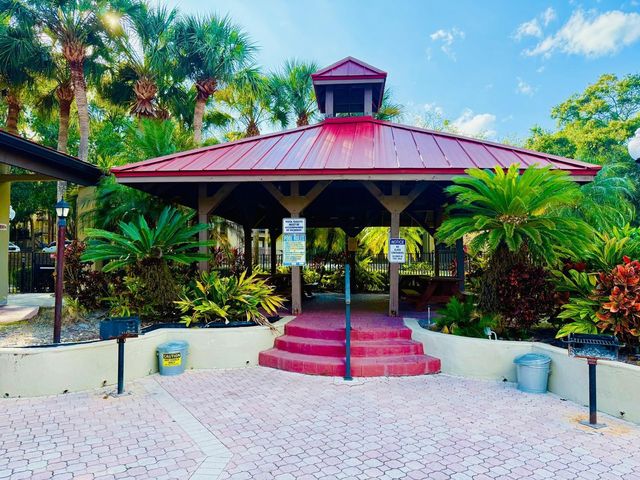 216 AFTON SQUARE 202, Altamonte Springs, FL 32714