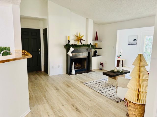 216 AFTON SQUARE 202, Altamonte Springs, FL 32714