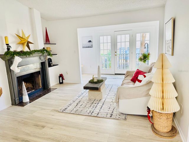 216 AFTON SQUARE 202, Altamonte Springs, FL 32714