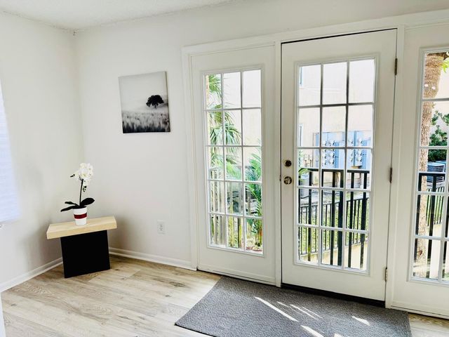 216 AFTON SQUARE 202, Altamonte Springs, FL 32714