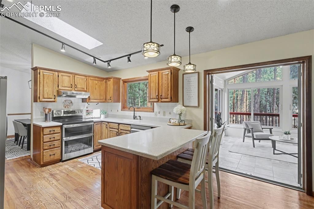 Image 10 of property listing at 1060 Pleasant View Lane, Colorado Springs, CO 80921