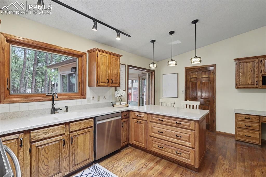 Image 12 of property listing at 1060 Pleasant View Lane, Colorado Springs, CO 80921