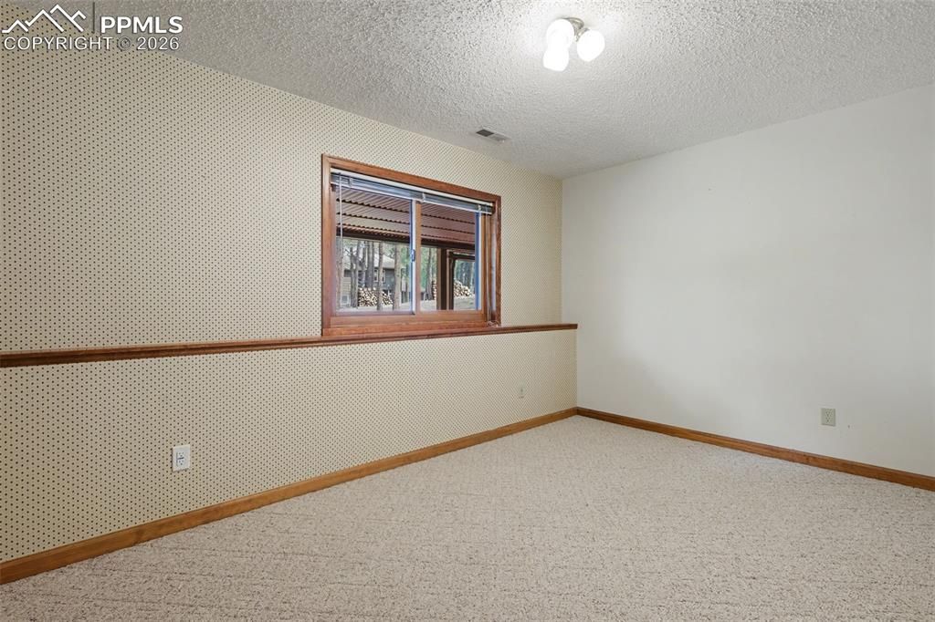 Image 38 of property listing at 1060 Pleasant View Lane, Colorado Springs, CO 80921