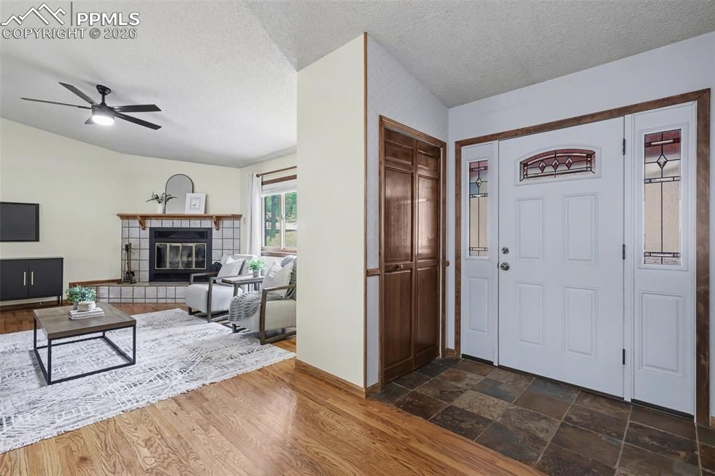 Image 6 of property listing at 1060 Pleasant View Lane, Colorado Springs, CO 80921