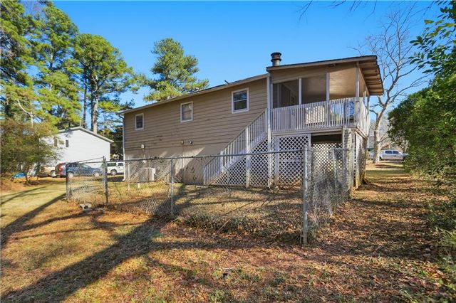 2705 Timber Valley Drive, Douglasville, GA 30135