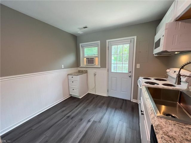 415 West LN A, Virginia Beach, VA 23451