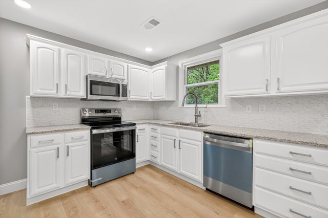 4079 Fairmeade Dr, Nashville, TN 37218