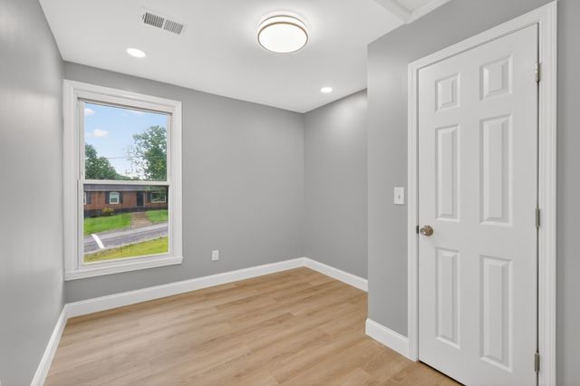 4079 Fairmeade Dr, Nashville, TN 37218