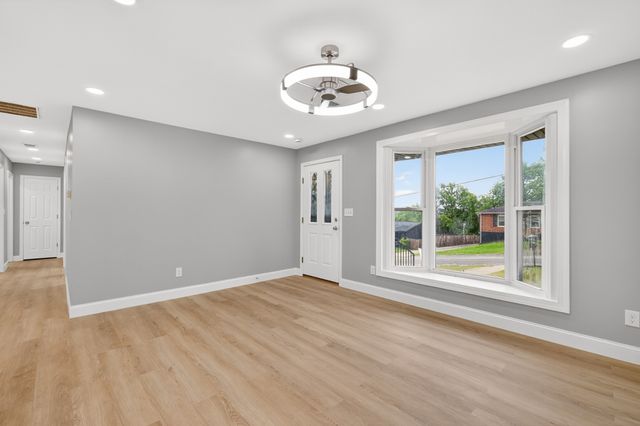 4079 Fairmeade Dr, Nashville, TN 37218