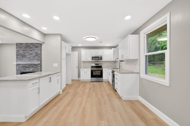 4079 Fairmeade Dr, Nashville, TN 37218