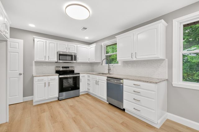 4079 Fairmeade Dr, Nashville, TN 37218