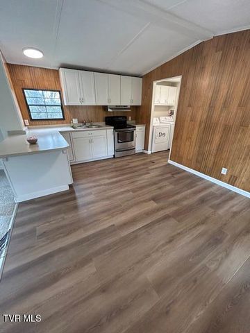 140 Midway Circle, Midway, TN 37809