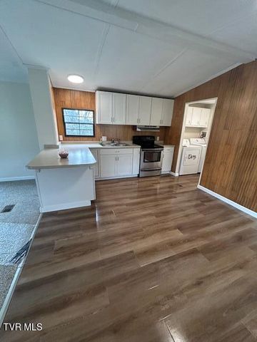 140 Midway Circle, Midway, TN 37809