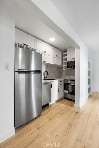 1303 N Beverly Glen Boulevard, Los Angeles, CA 90077