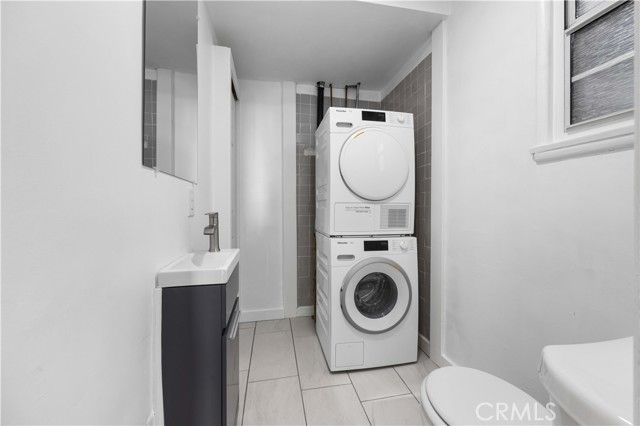 1303 N Beverly Glen Boulevard, Los Angeles, CA 90077