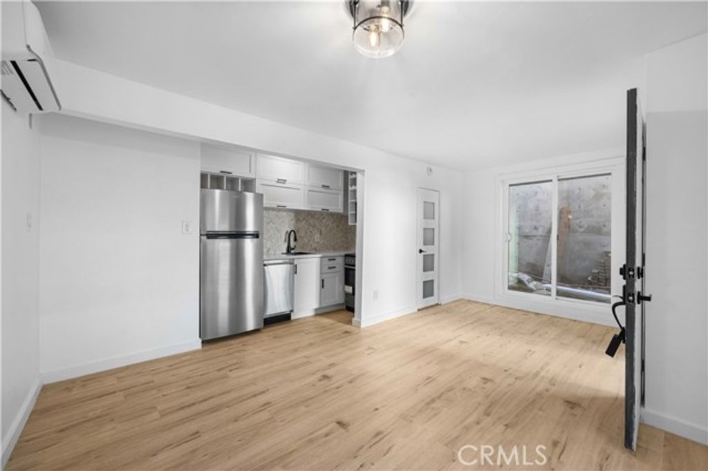 1303 N Beverly Glen Boulevard, Los Angeles, CA 90077