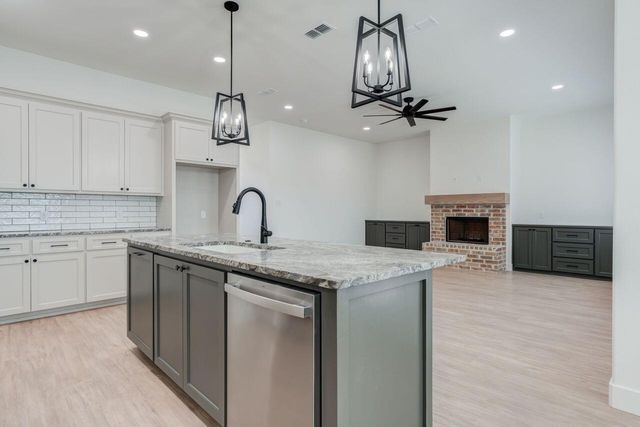 705 E 18th Street, Wolfforth, TX 79382