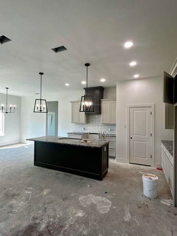 705 E 18th Street, Wolfforth, TX 79382