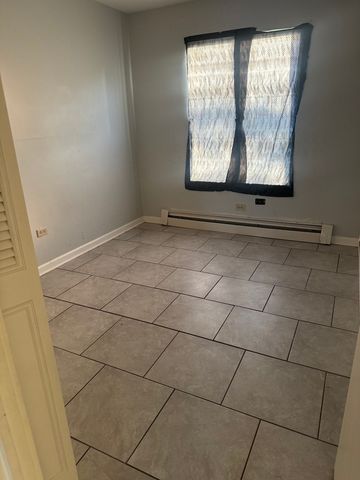 225 Gregory Street 2, Aurora, IL 60504