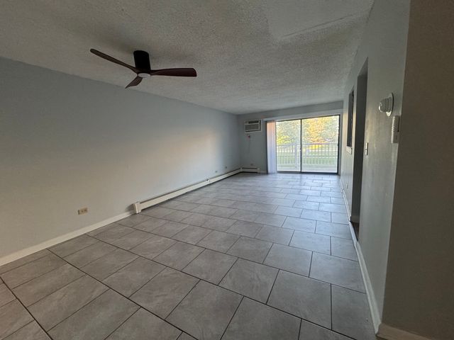 225 Gregory Street 2, Aurora, IL 60504