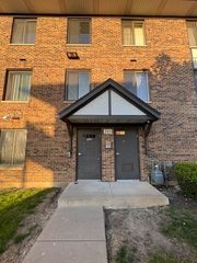 225 Gregory Street 2, Aurora, IL 60504
