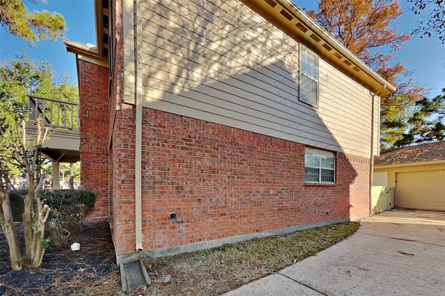 16923 Poplar Hill Street, Houston, TX 77095