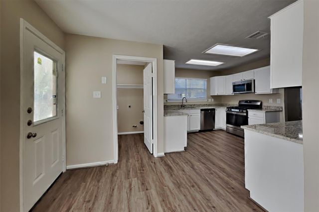 16923 Poplar Hill Street, Houston, TX 77095