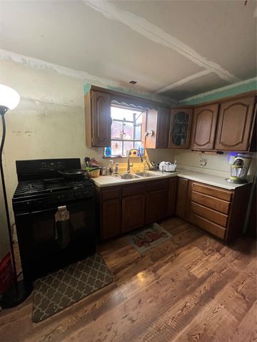 1103 Spur 28, Danbury, TX 77534