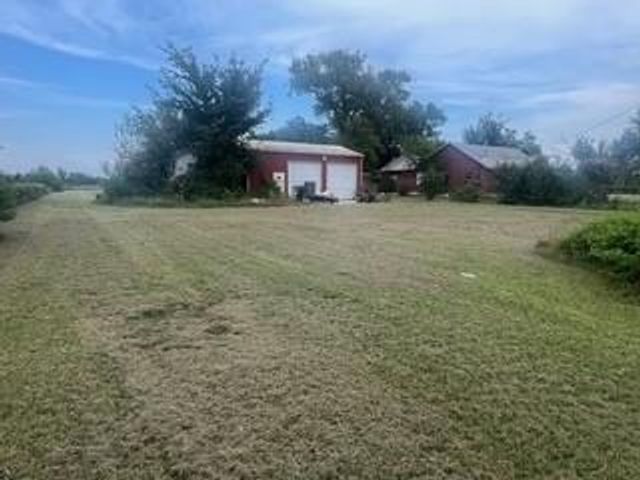 1103 Spur 28, Danbury, TX 77534