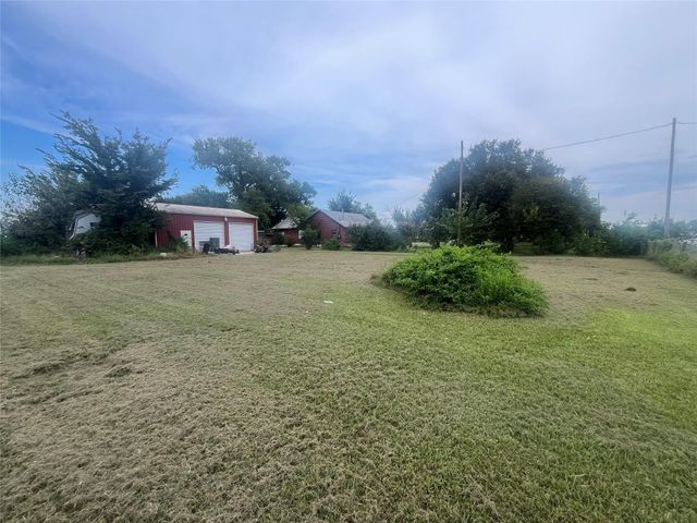 1103 Spur 28, Danbury, TX 77534