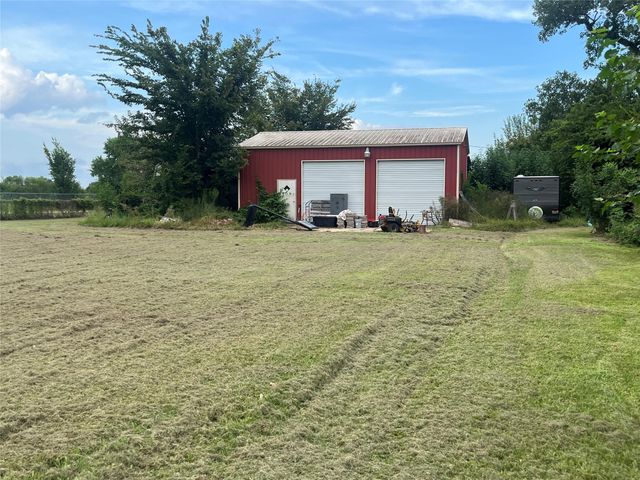 1103 Spur 28, Danbury, TX 77534