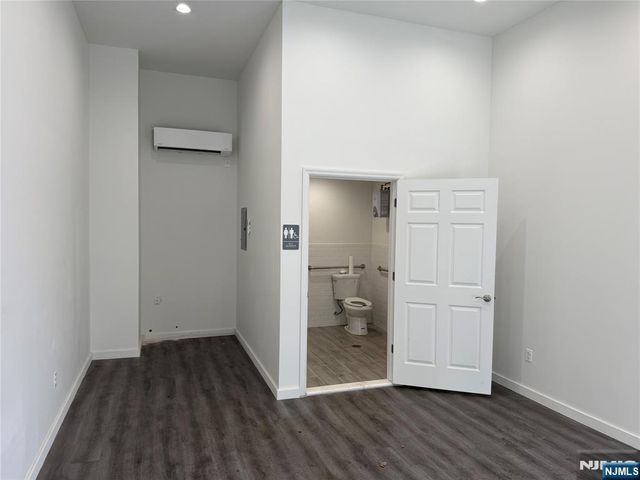 225-233 Central Avenue Store 6, East Orange, NJ 07018