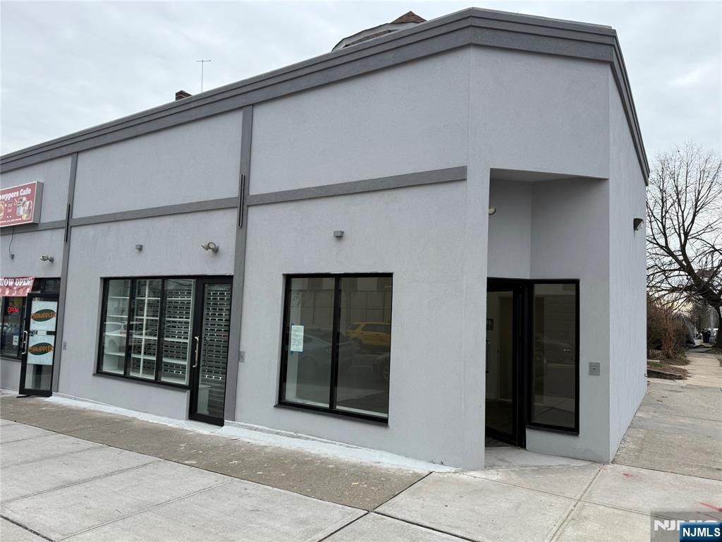 225-233 Central Avenue Store 6, East Orange, NJ 07018