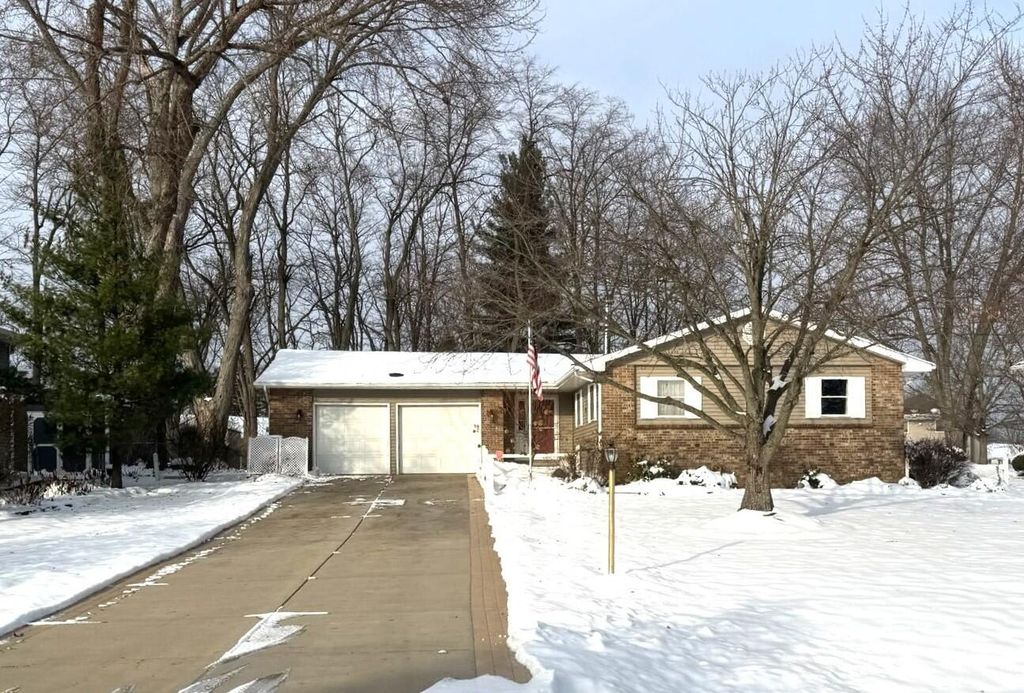 1608 Sunnyslope Drive, Crown Point, IN 46307