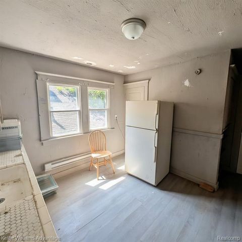 4447 Baldwin Street, Detroit, MI 48214