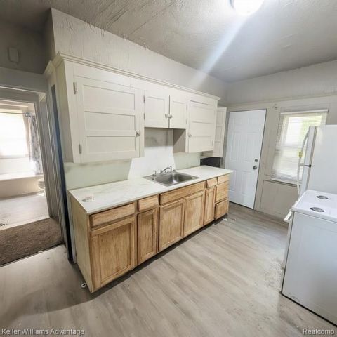 4447 Baldwin Street, Detroit, MI 48214