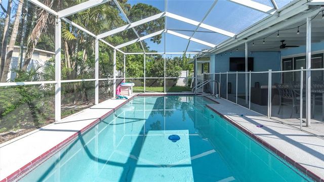 8272 127TH STREET, Seminole, FL 33776