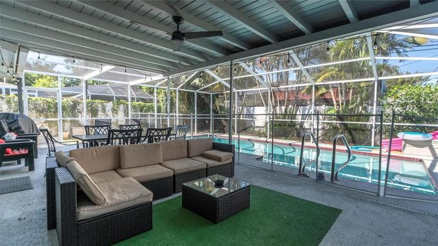 8272 127TH STREET, Seminole, FL 33776