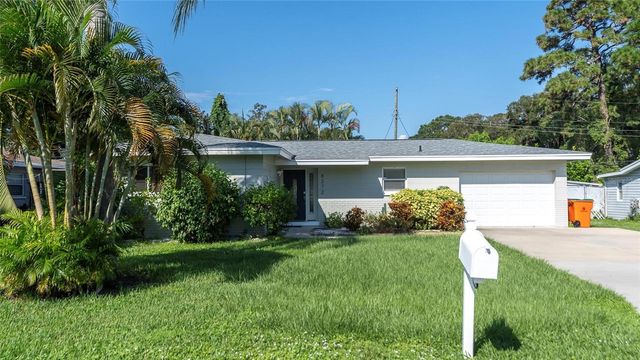 8272 127TH STREET, Seminole, FL 33776