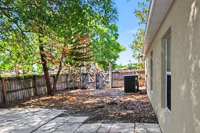 956 OLD BARN ROAD, Orlando, FL 32825