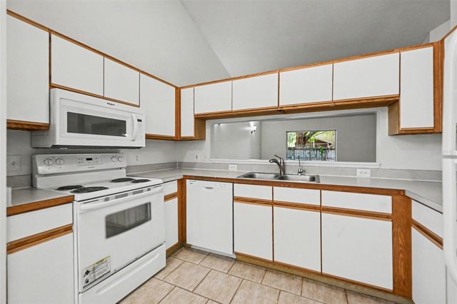 956 OLD BARN ROAD, Orlando, FL 32825