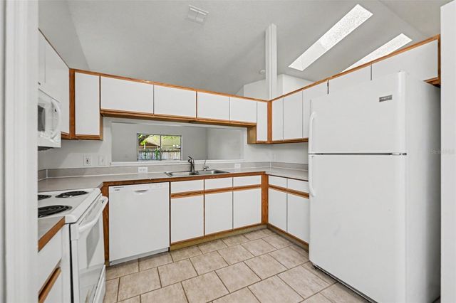 956 OLD BARN ROAD, Orlando, FL 32825