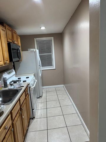 16 Sargent 1, Lawrence, MA 01841