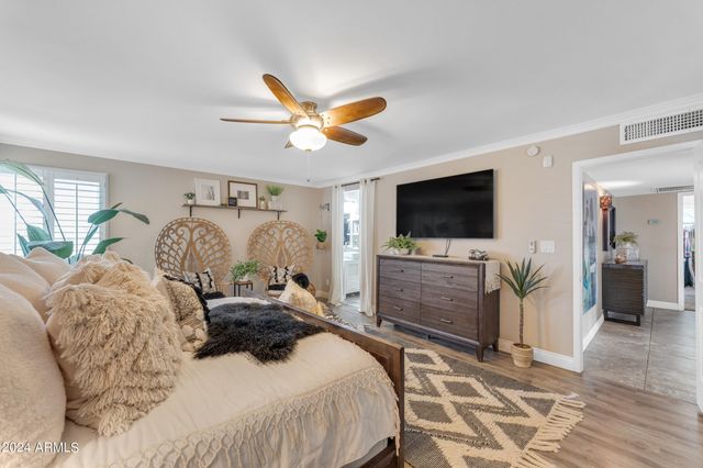 2449 W SUNRISE Drive, Phoenix, AZ 85041