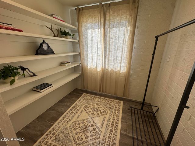 2449 W SUNRISE Drive, Phoenix, AZ 85041