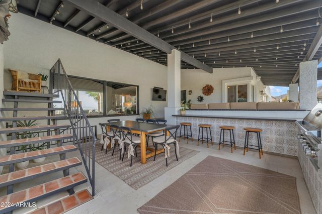 2449 W SUNRISE Drive, Phoenix, AZ 85041