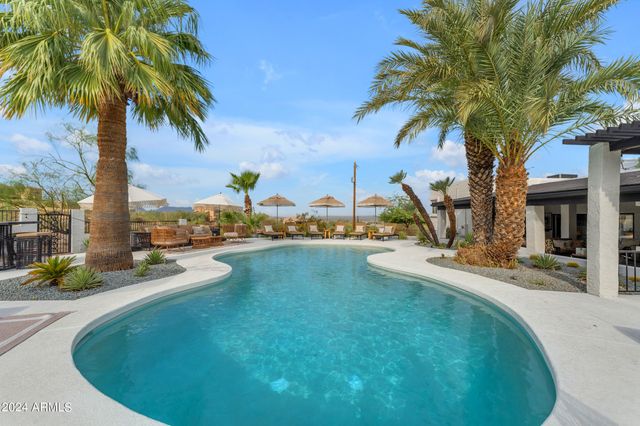 2449 W SUNRISE Drive, Phoenix, AZ 85041