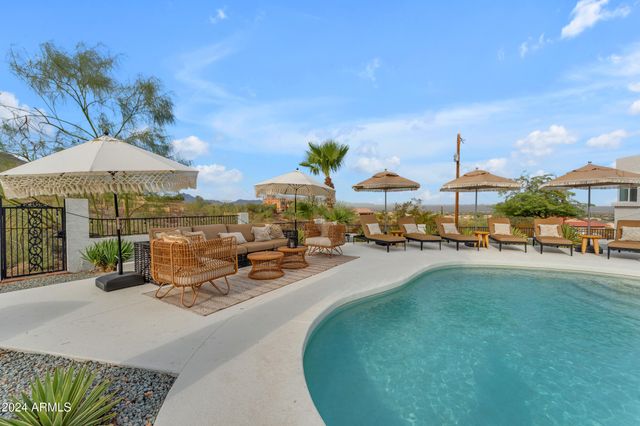 2449 W SUNRISE Drive, Phoenix, AZ 85041