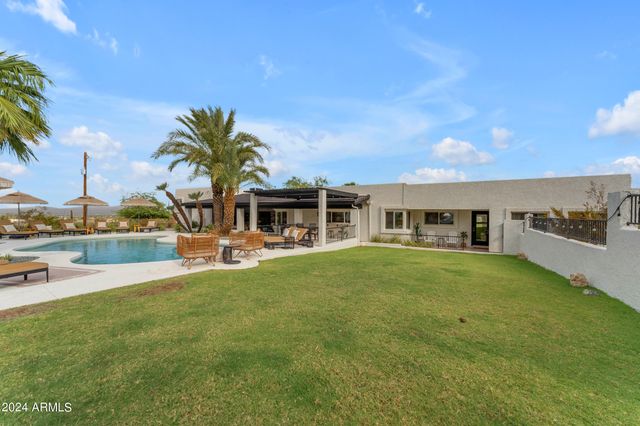 2449 W SUNRISE Drive, Phoenix, AZ 85041